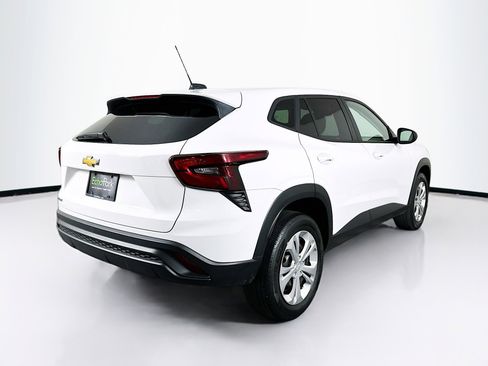 Used 2024 Chevrolet Trax LS FWD image 9