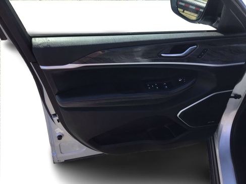 Used 2022 Jeep Grand Cherokee L Limited image 20