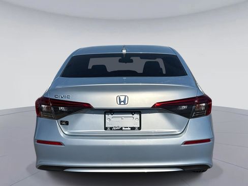 Certified 2022 Honda Civic EX image 5