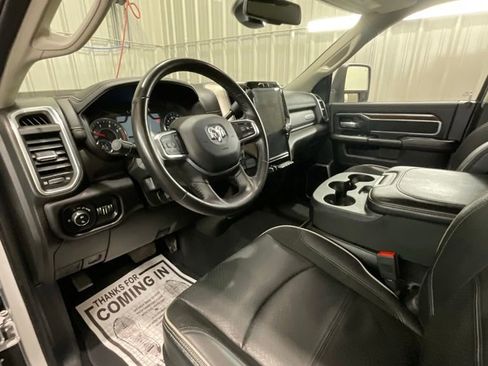 Used 2024 RAM 2500 Laramie AWD/4WD image 9