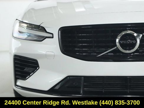 Used 2022 Volvo S60 T8 R-Design Expression AWD/4WD image 7
