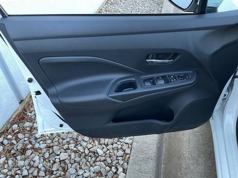 Used 2025 Nissan Versa SV image 12