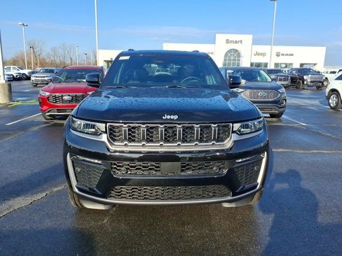 New 2026 Jeep Grand Cherokee L Limited w/ Luxury Tech Group II image 2