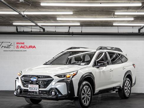 Used 2023 Subaru Outback Premium image 1
