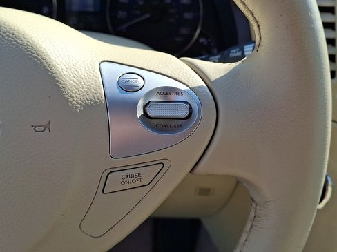Used 2014 INFINITI QX70 AWD w/ Premium Package image 23
