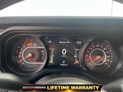 Used 2024 Jeep Wrangler Unlimited Rubicon w/ Convenience Group AWD/4WD image 15