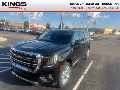 Used 2021 GMC Yukon XL SLT w/ SLT Luxury Plus Package AWD/4WD image 1