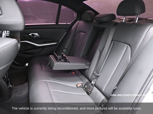 Used 2020 BMW 330i Sedan w/ M Sport Package image 8