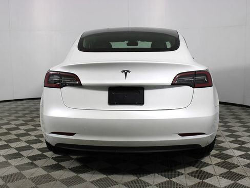 Used 2023 Tesla Model 3 Standard Range image 31
