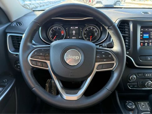 Used 2019 Jeep Cherokee Latitude Plus image 14