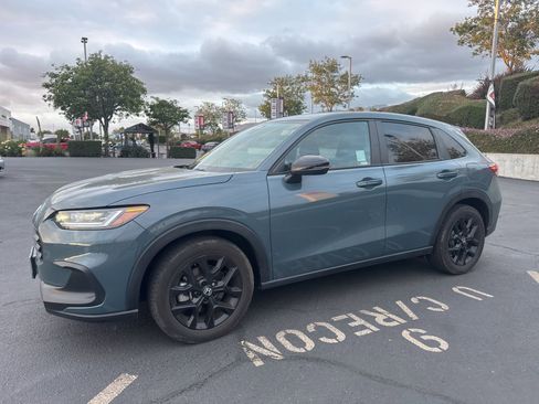 Used 2023 Honda HR-V Sport image 3