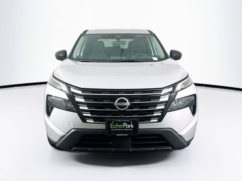 Used 2024 Nissan Rogue S FWD image 2