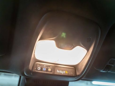 Used 2023 Chevrolet Colorado LT w/ LT Convenience Package AWD/4WD image 32
