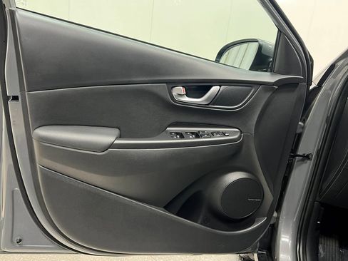 Used 2023 Hyundai Kona Limited FWD image 16