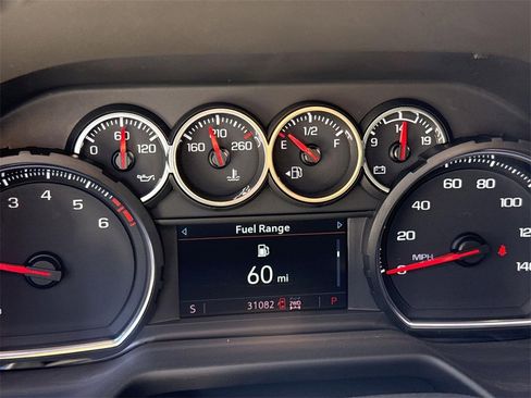 Used 2024 Chevrolet Suburban LS image 10