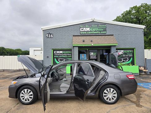 Used 2011 Toyota Camry image 49