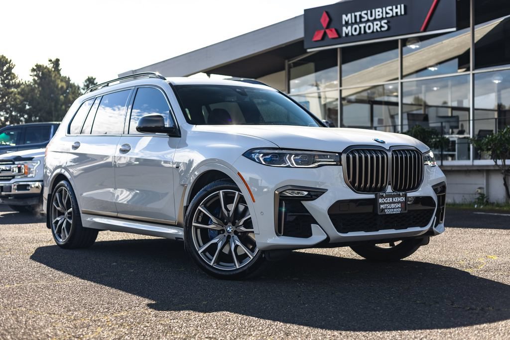 Used 2022 BMW X7 M50i AWD/4WD image 1