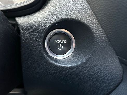 Used 2023 Toyota Corolla Cross SE image 27