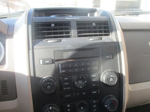 Used 2009 Ford Escape XLS image 29