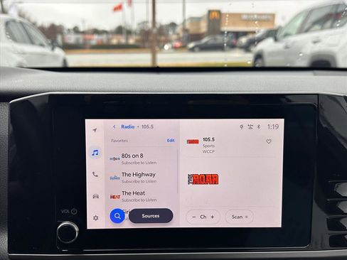 Used 2025 Toyota Camry SE image 21