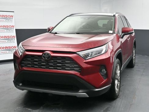 Used 2020 Toyota RAV4 Limited image 4