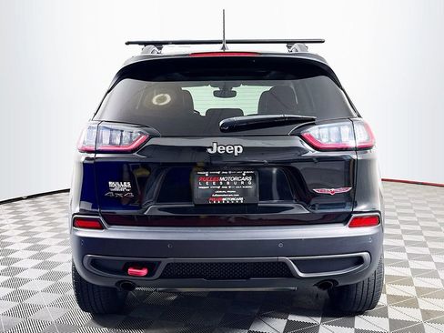 Used 2019 Jeep Cherokee Trailhawk w/ Comfort/Convenience Group AWD/4WD image 6