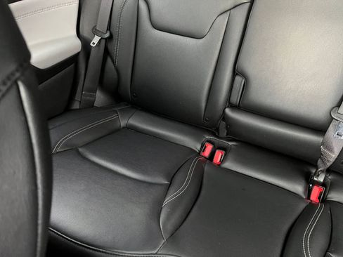 Used 2025 Jeep Compass Limited image 40