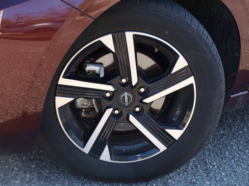 Used 2024 Nissan Sentra SV image 13