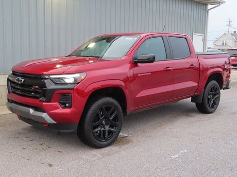Used 2024 Chevrolet Colorado Z71 w/ Z71 Convenience Package 2 image 8