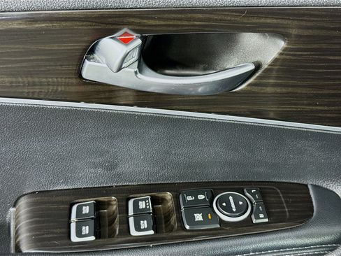 Used 2020 Kia Sorento LX image 22