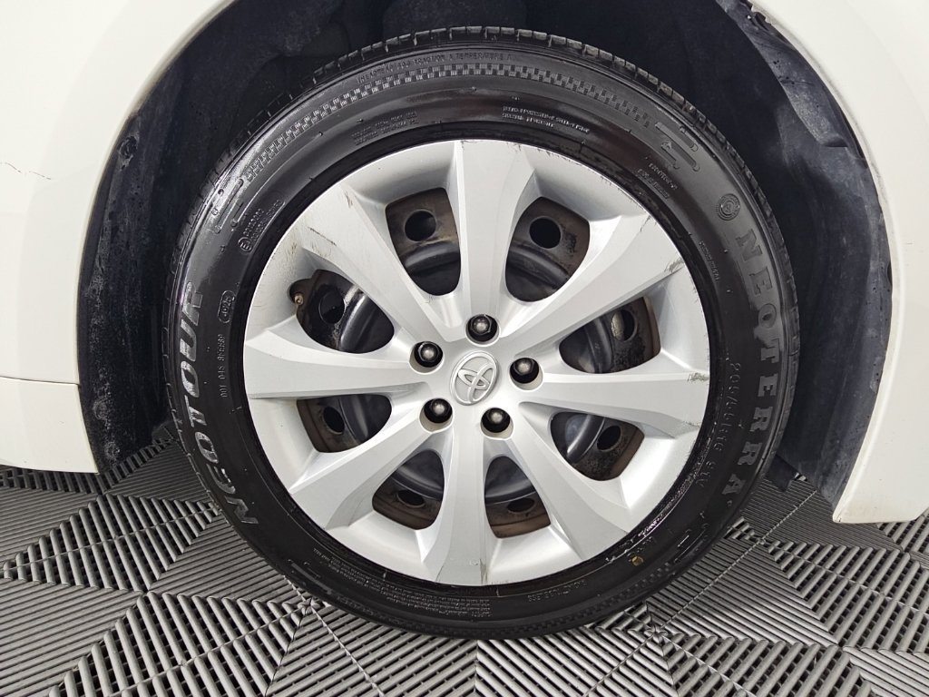 Used 2024 Toyota Corolla LE FWD image 12