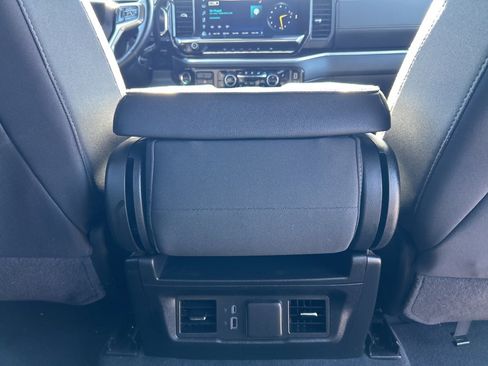 Used 2025 Chevrolet Silverado 2500 LT w/ Convenience Package image 24