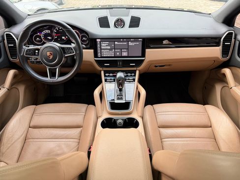 Used 2020 Porsche Cayenne image 26