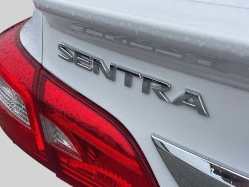 Used 2017 Nissan Sentra S w/ S Style Package FWD image 5