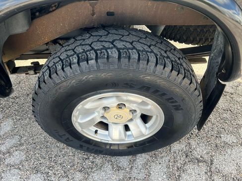 Used 2000 Toyota Tacoma PreRunner image 24