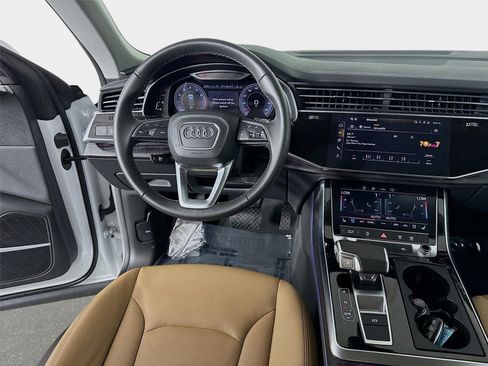 Used 2025 Audi Q8 Premium Plus AWD/4WD image 26