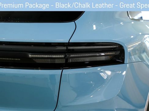 Used 2025 Porsche Macan 4S Electric AWD/4WD image 10
