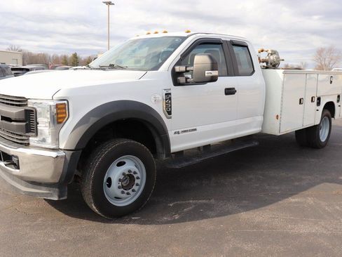 Used 2019 Ford F450 XL w/ XL Value Package image 3