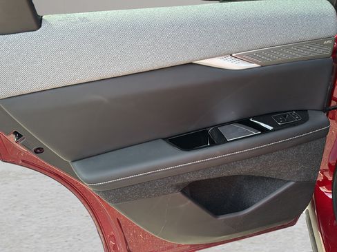 Certified 2025 Cadillac Optiq Sport 2 w/ LPO, Floor Liner Package AWD/4WD image 22