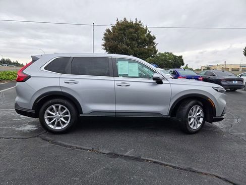 Used 2023 Honda CR-V EX image 3
