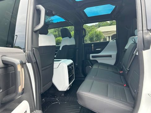 Used 2025 GMC Hummer EV 2X w/ LPO, Dark Essentials Package AWD/4WD image 50