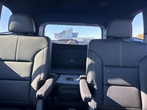 Used 2025 GMC Acadia Elevation w/ Elevation Premium Package image 13