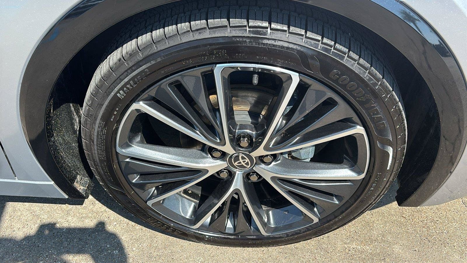 Used 2023 Toyota Prius XLE FWD image 10