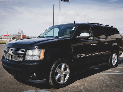 Used 2011 Chevrolet Suburban LTZ image 19