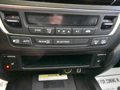 Used 2022 Honda Passport TrailSport image 19