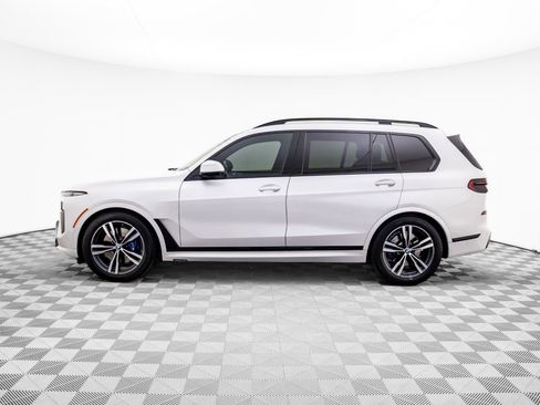 Used 2024 BMW X7 xDrive40i w/ M Sport Package image 2