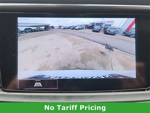 Used 2022 Buick Enclave Essence w/ Sport Touring Edition image 17