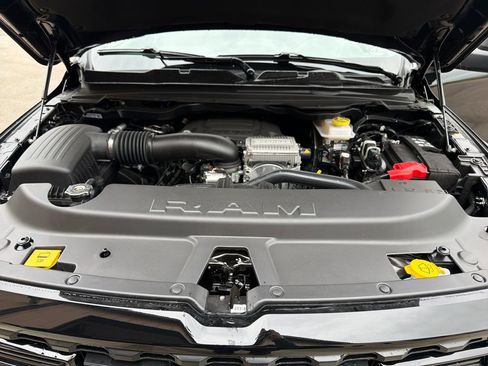 New 2026 RAM 1500 4x4 Crew Cab image 21