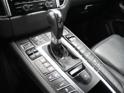 Used 2015 Porsche Macan S AWD/4WD image 5