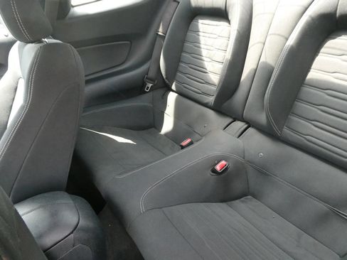 Used 2016 Ford Mustang Coupe RWD image 18